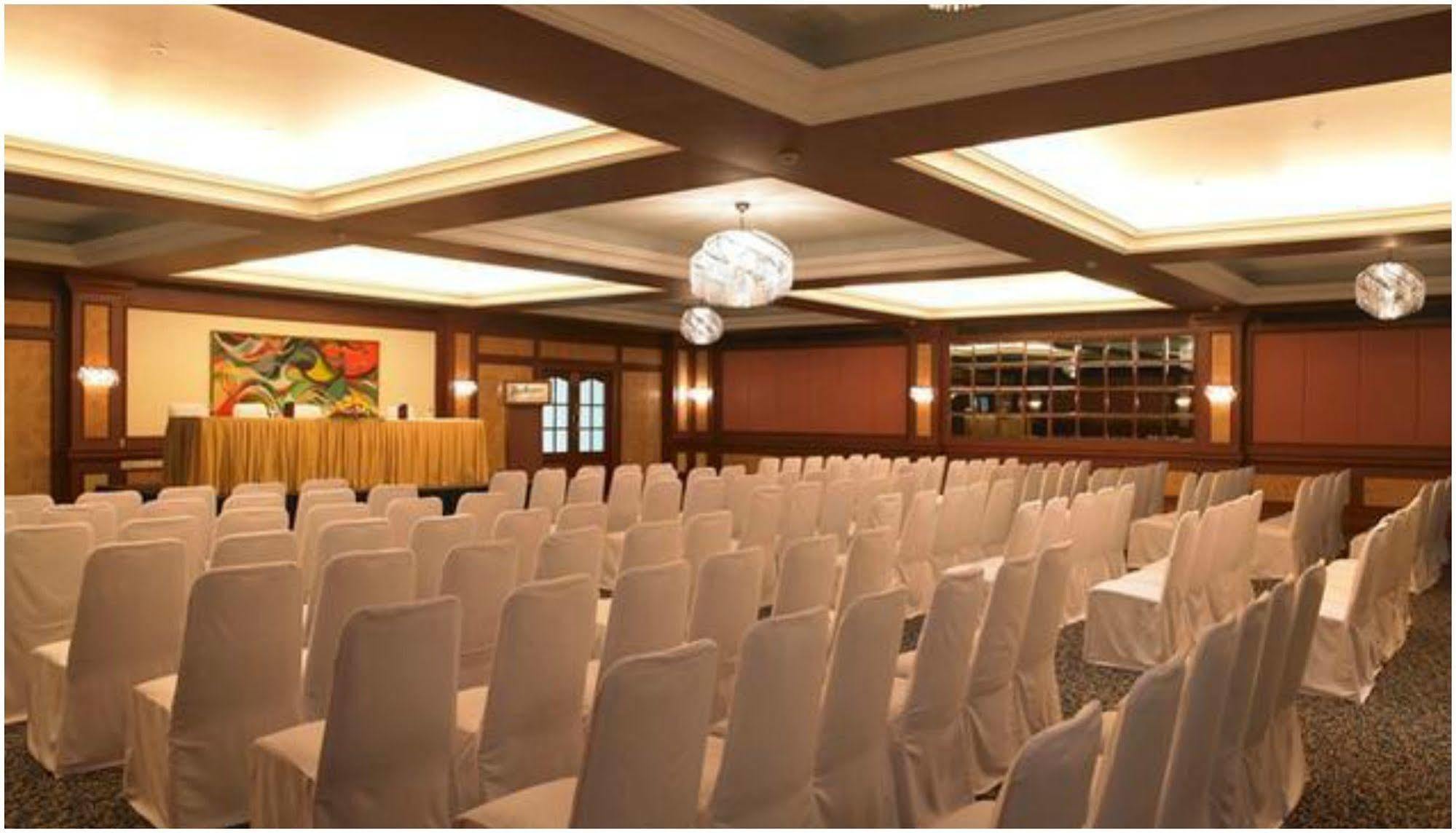 The Zuri White Sands, Goa & Casino Resort 5*
